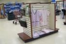 Free standing slatwall display unit